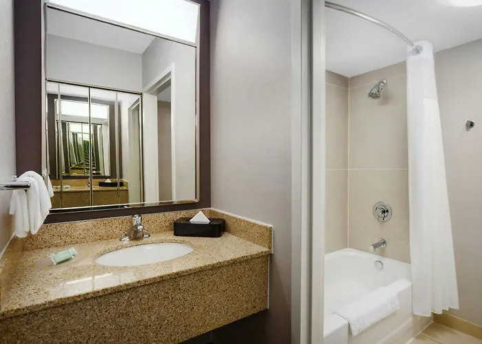Courtyard Chicago Midway Airport 3*