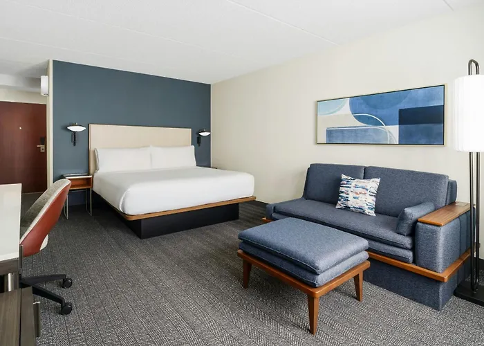 Courtyard Chicago Midway Airport Hotel 3*