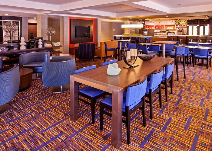 Hotel Courtyard Chicago Midway Airport 3*