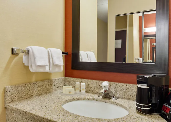 Courtyard Chicago Midway Airport Hotel 3*