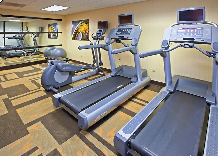Hotel Courtyard Chicago Midway Airport 3*