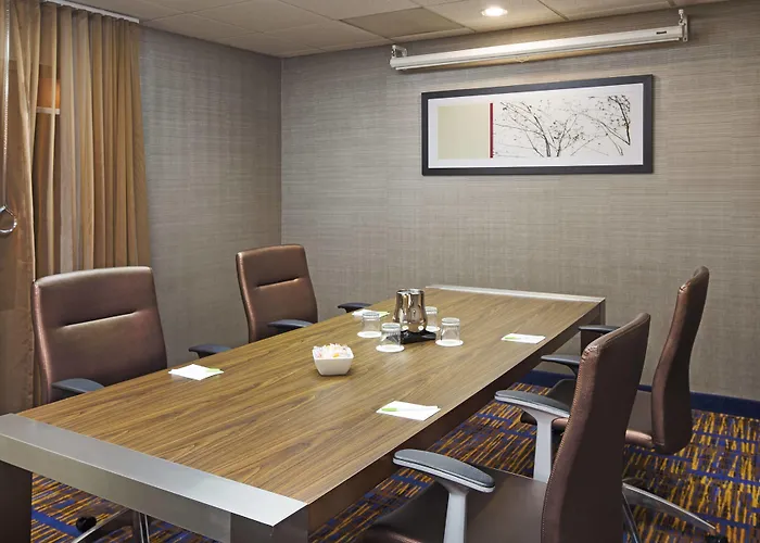 Courtyard Chicago Midway Airport 3* Bedford Park