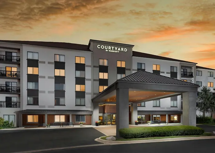 Courtyard Chicago Midway Airport Hotel