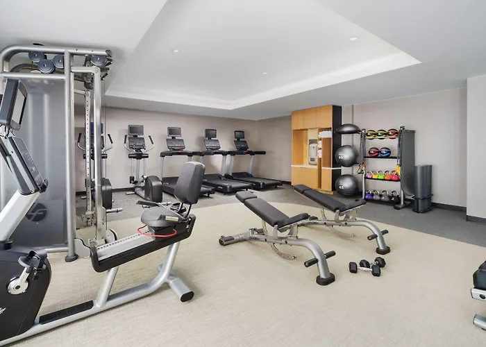 Courtyard Chicago Midway Airport Hotel 3*
